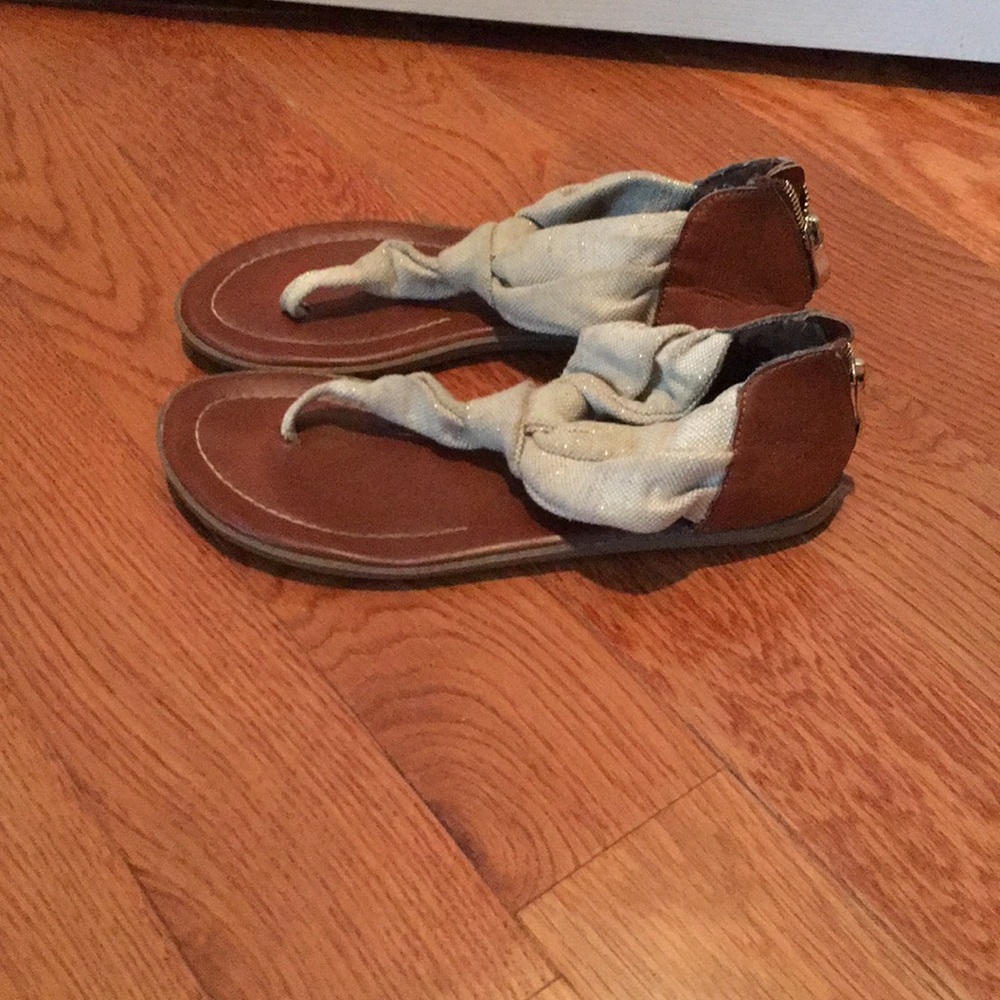Sandals - Picture 2 of 4
